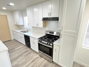 5769 Eugene St in Riverside, CA - Foto de edificio - Building Photo