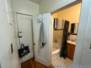 70 Strathmore Rd, Unit 11A in Boston, MA - Foto de edificio - Building Photo