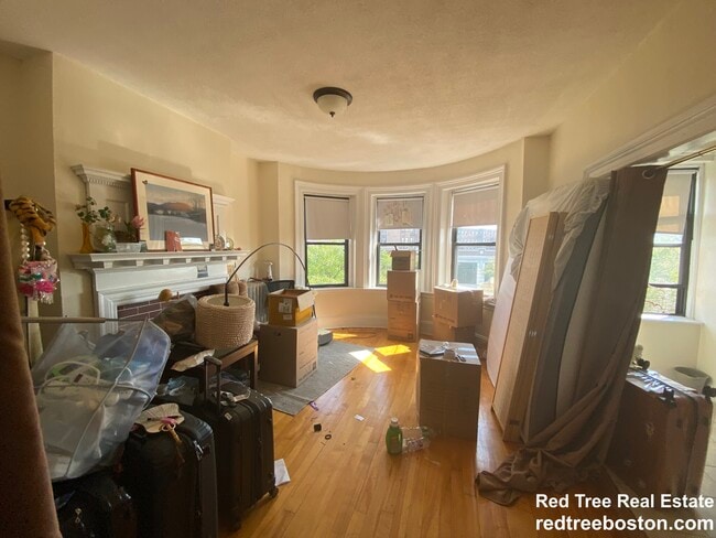 23 Brighton Ave, Unit 5 in Boston, MA - Foto de edificio - Building Photo