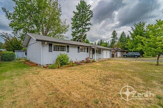 15010 NE 39th St in Vancouver, WA - Building Photo - Building Photo