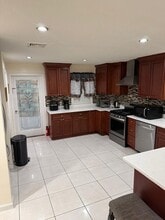 25 Pershing St in Lowell, MA - Building Photo - Building Photo