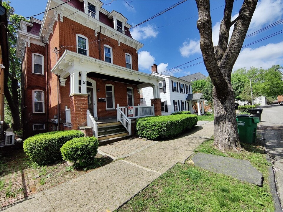 20 Noxon St in Poughkeepsie, NY - Building Photo