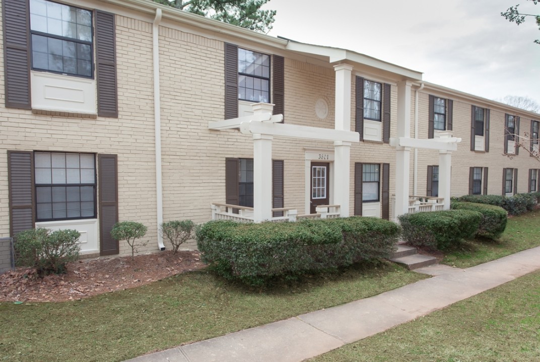 Brentwood Apartments in Decatur, GA - Building Photo