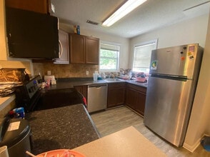 Room in Condo on Carlton Ave in Raleigh, NC - Building Photo - Building Photo