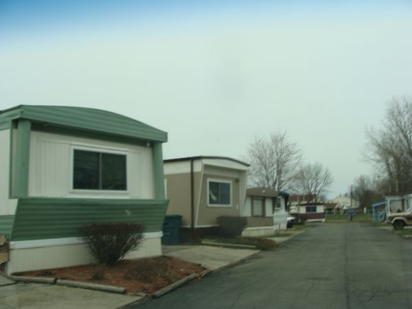 American & Redwood Mobile Home Parks in Muncie, IN - Building Photo