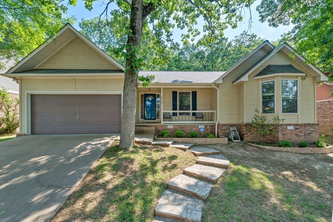3812 Lakewood Valley Dr in North Little Rock, AR - Building Photo