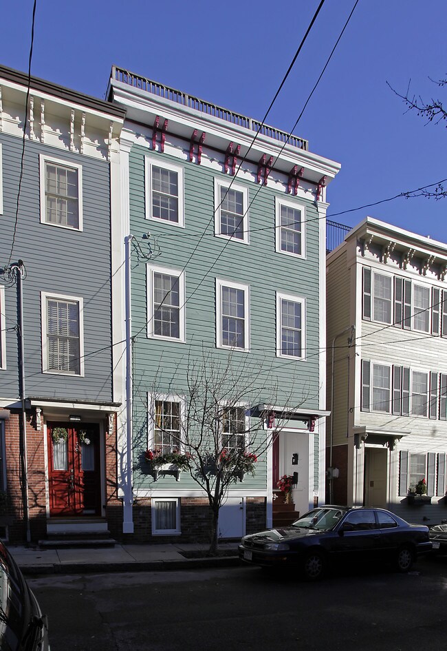 37 Russell St in Charlestown, MA - Foto de edificio - Building Photo