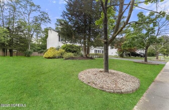 850 Paul Dr in Toms River, NJ - Foto de edificio - Building Photo