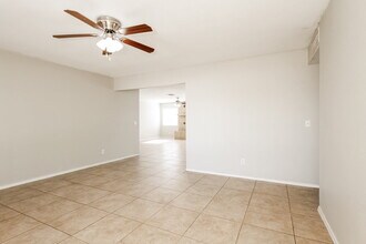 5523 W Villa Maria Dr in Glendale, AZ - Building Photo - Building Photo