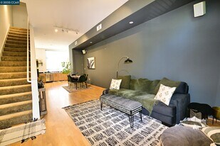 45 Iron Horse Ln in Walnut Creek, CA - Building Photo