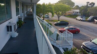 2000 NE 51st Ct in Fort Lauderdale, FL - Building Photo - Building Photo