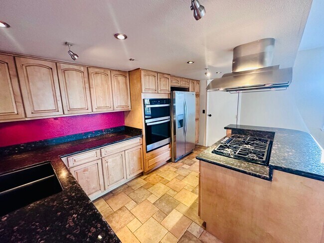 1170 Rayburn Dr in Reno, NV - Building Photo - Building Photo