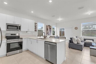 16264 SW 292nd St in Homestead, FL - Building Photo - Building Photo