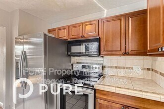 3740 SE 134th Ave in Portland, OR - Building Photo - Building Photo