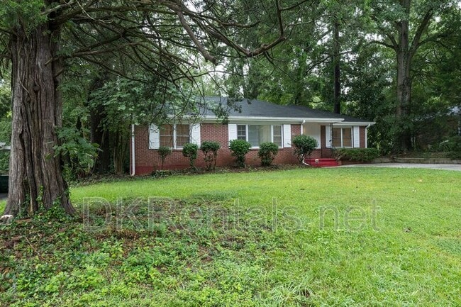 2293 Vistamont Dr in Decatur, GA - Building Photo - Building Photo
