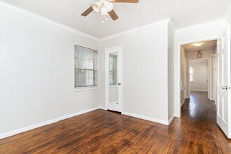 910 Reverchon Dr in Dallas, TX - Building Photo - Building Photo