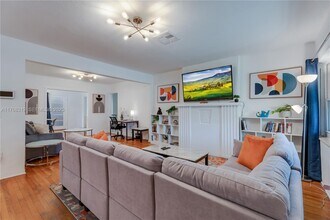 820 SW 26th Rd in Miami, FL - Building Photo - Building Photo