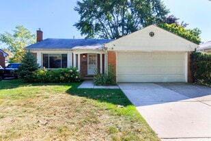 28622 Milton Ave in Warren, MI - Building Photo