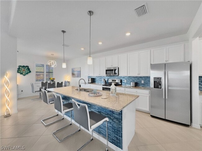 3319 Menores Wy