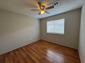 14206 Bay Gardens Dr in Sugar Land, TX - Building Photo - Building Photo