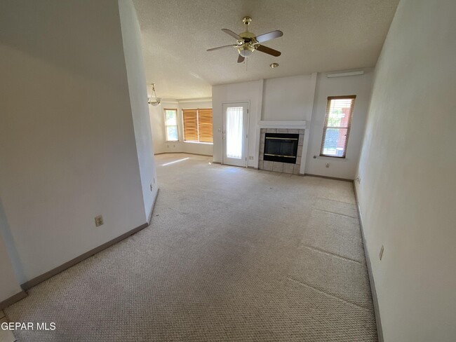 property at 7283 Luz De Paseo Ct