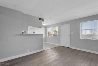 239 W Cleveland Ave, Unit 2 in Las Vegas, NV - Building Photo - Building Photo