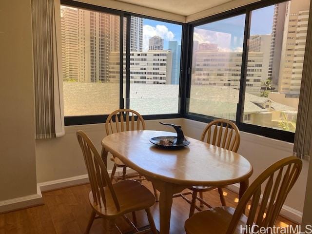 343 Hobron Ln in Honolulu, HI - Building Photo