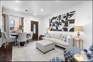 327 7th St in Jersey City, NJ - Building Photo - Building Photo