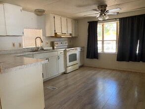 10406 Camp Mack Rd in Lake Wales, FL - Foto de edificio - Building Photo