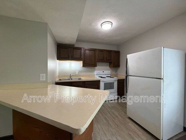 2400 R St in Lincoln, NE - Building Photo - Building Photo