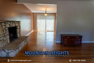 6756 S 2445 E in Cottonwood Heights, UT - Building Photo - Building Photo