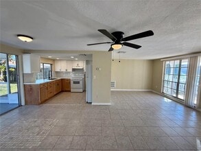 3931 Claremont Dr in New Port Richey, FL - Building Photo - Building Photo