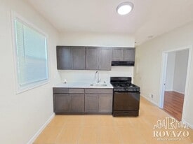 364 21st St in Irvington, NJ - Building Photo