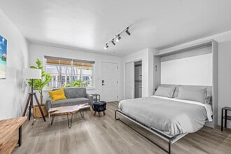 2021 Plunkett St in Hollywood, FL - Building Photo - Building Photo