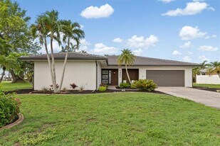 1301 Appian Dr in Punta Gorda, FL - Building Photo