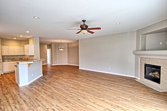 981 Iris Ln in Fernley, NV - Foto de edificio - Building Photo