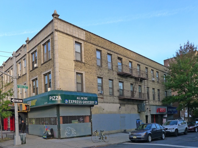4319 Queens Blvd