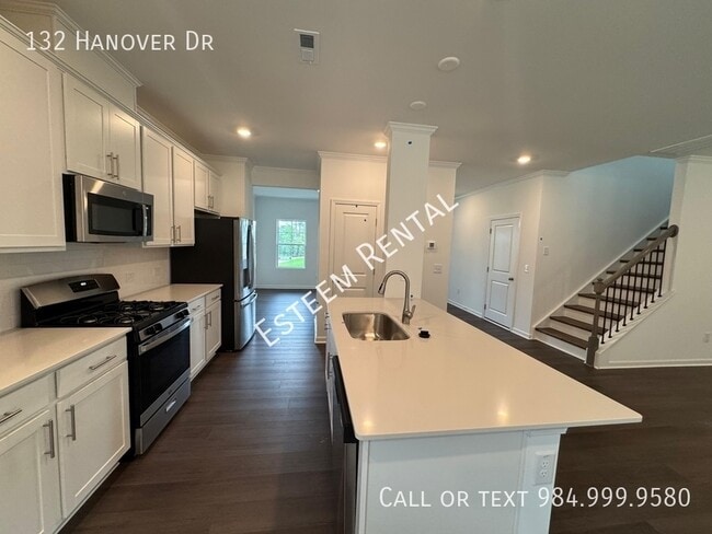 132 Hanover Dr in Sanford, NC - Foto de edificio - Building Photo