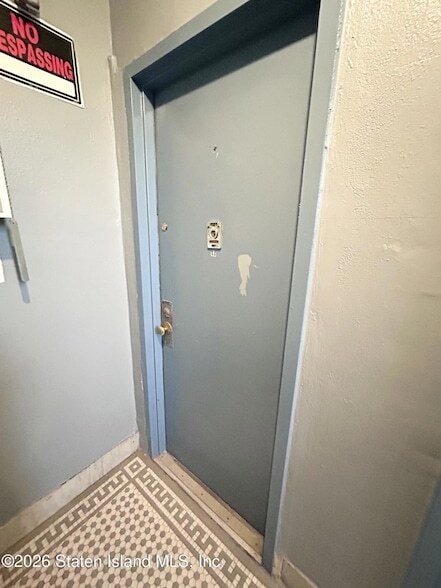 37 Avon Pl, Unit 4c in Staten Island, NY - Foto de edificio - Building Photo