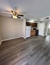 4818 S 3rd St, Unit 2 in Louisville, KY - Foto de edificio - Building Photo