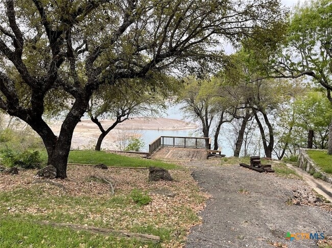 property at 1415 Glenn Dr