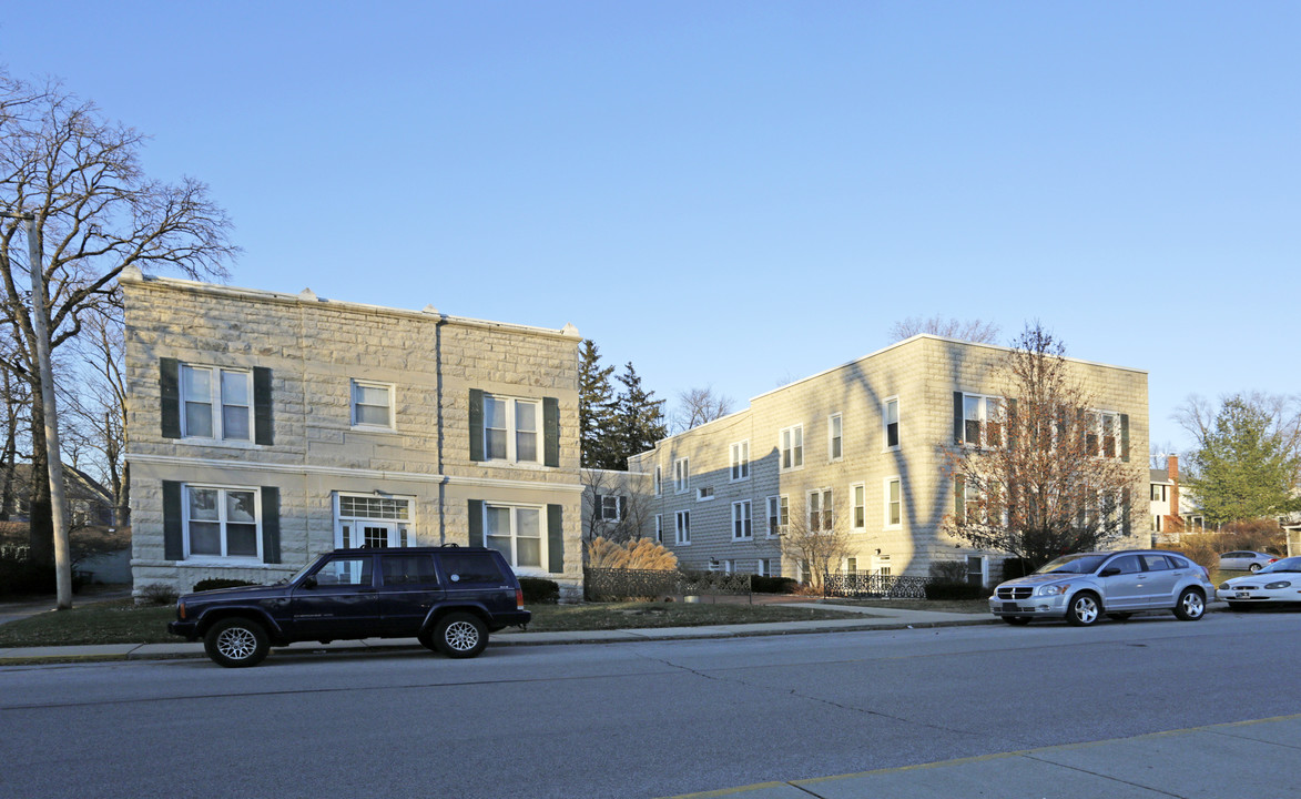 Monroe Apartments in Valparaiso, IN - Building Photo