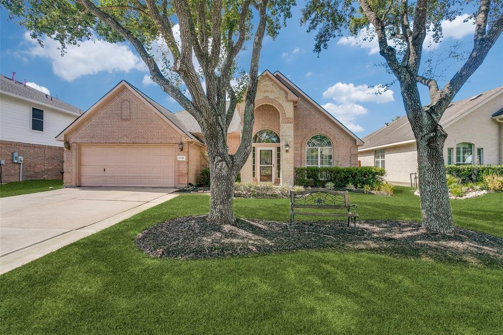 11320 Windy Dawn Dr in Pearland, TX - Foto de edificio