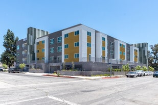 Bermuda Court in Mission Hills, CA - Building Photo