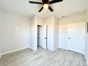 1104 Sugar Gdn Dr in Pharr, TX - Building Photo - Building Photo