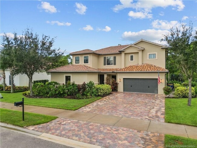 4381 SW Gossamer Cir