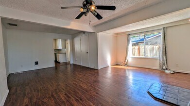 3634 SE 72nd Ave in Portland, OR - Building Photo - Building Photo