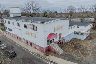 501 E Middle Tpke in Manchester, CT - Building Photo - Building Photo