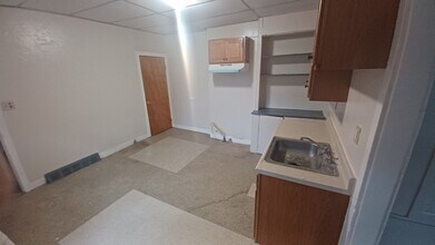 136 S Giles St in Bridgeton, NJ - Building Photo - Building Photo