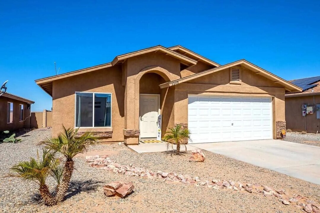 3648 S Desert Oasis Dr in Yuma, AZ - Building Photo